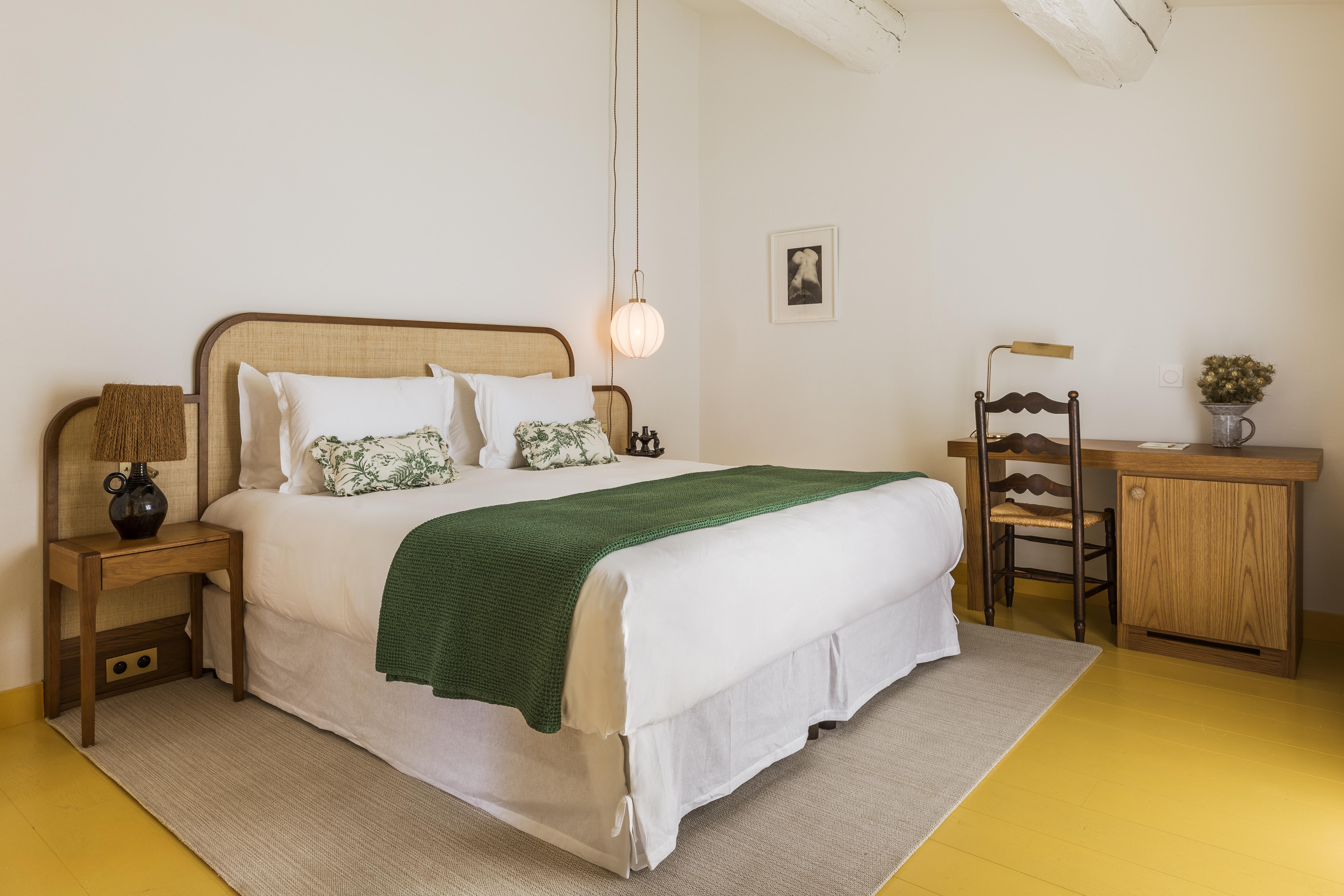 Hotel La Tartane Сен-Тропе Экстерьер фото